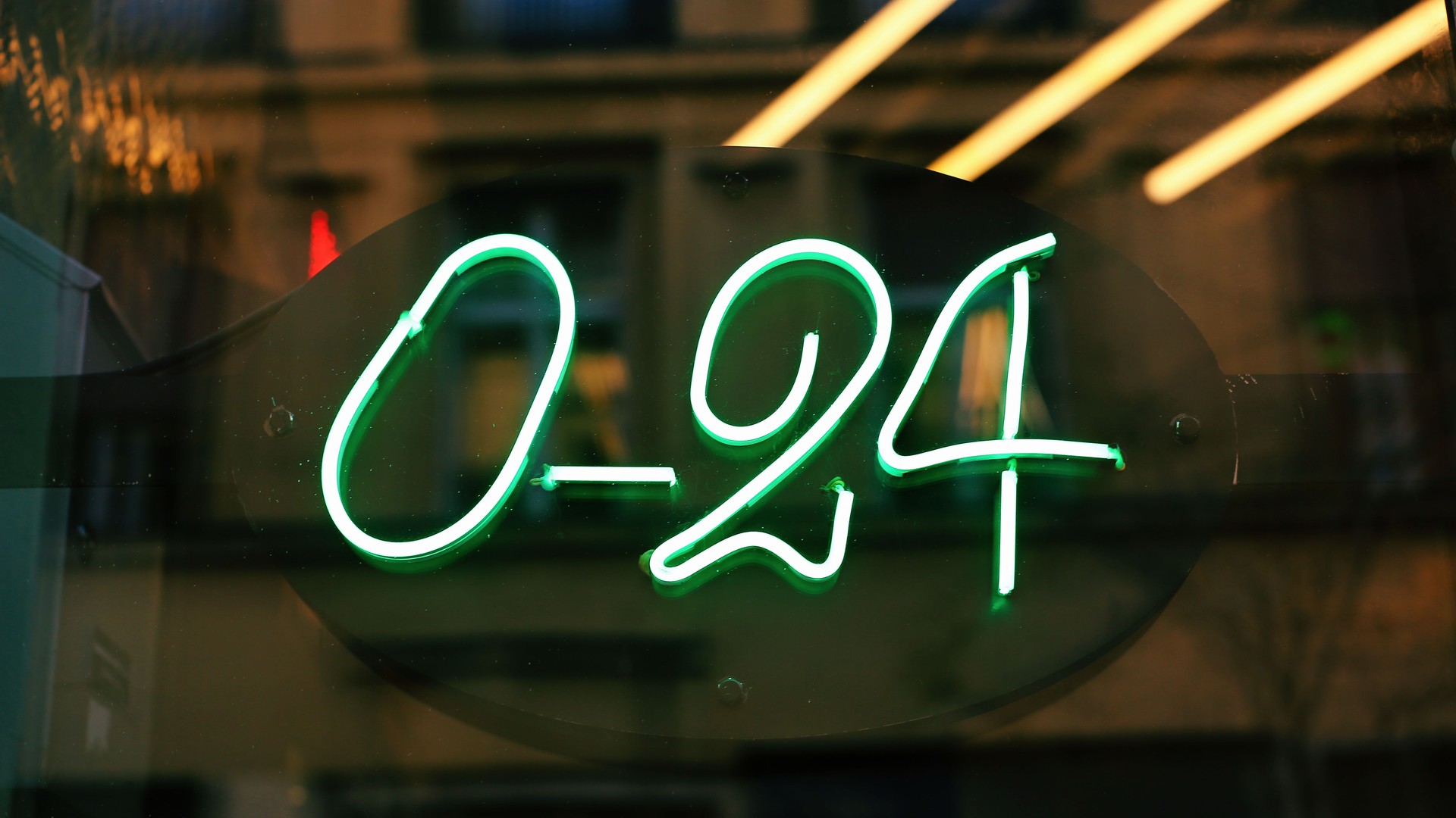 0-24 neon sign